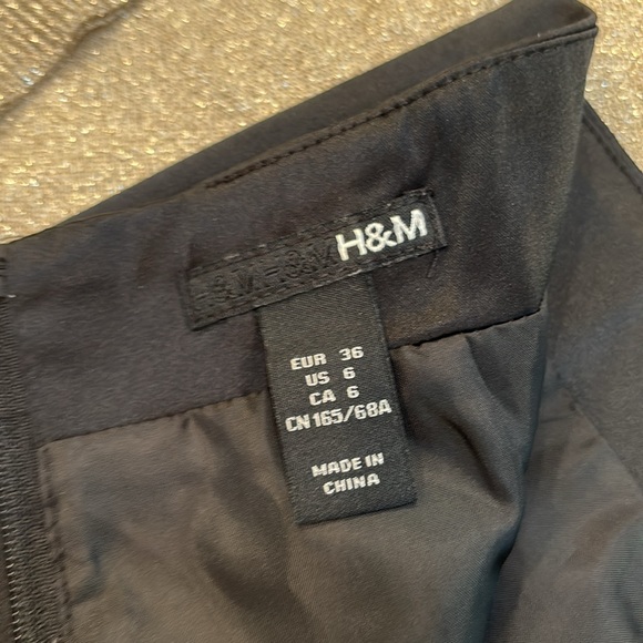 Black Mini H&M Skirt - Picture 4 of 13
